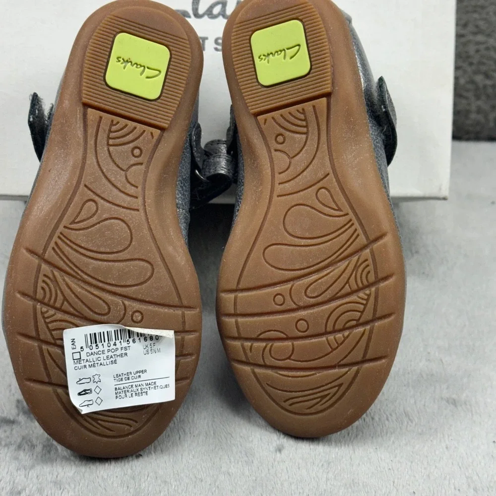 Clarks First Shoes Silver Leather Mary Jane Flats Yellow Heart Girls Size 5F 21M